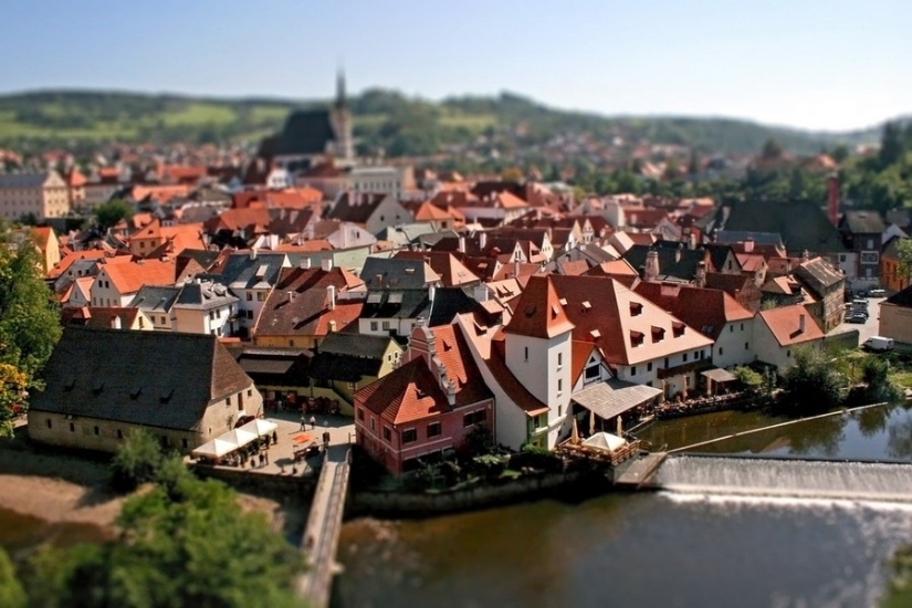 What famous cities look like in tilt-shift photos