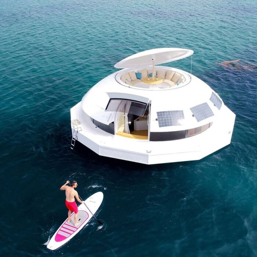 What the French eco-hotel Anthenea looks like with floating capsules