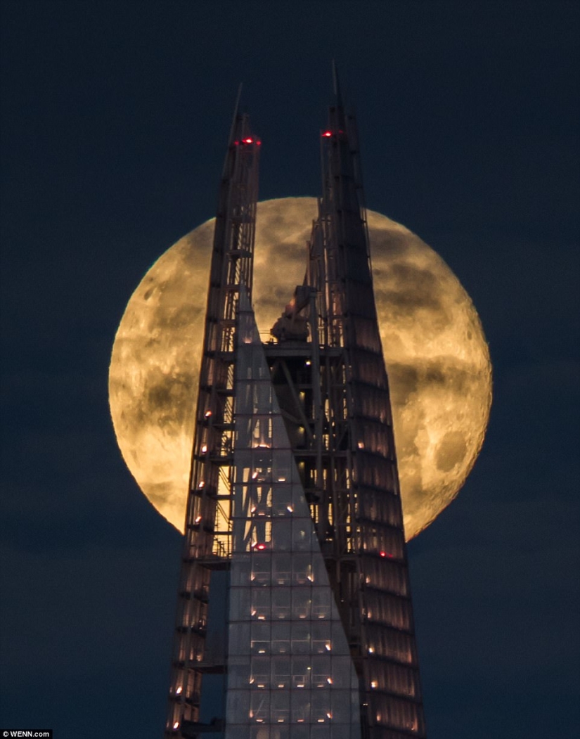 What the supermoon looked like in the USA, Spain, the UK and Myanmar