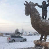 When art smells: Yakut craftsman sculpts sculptures from manure