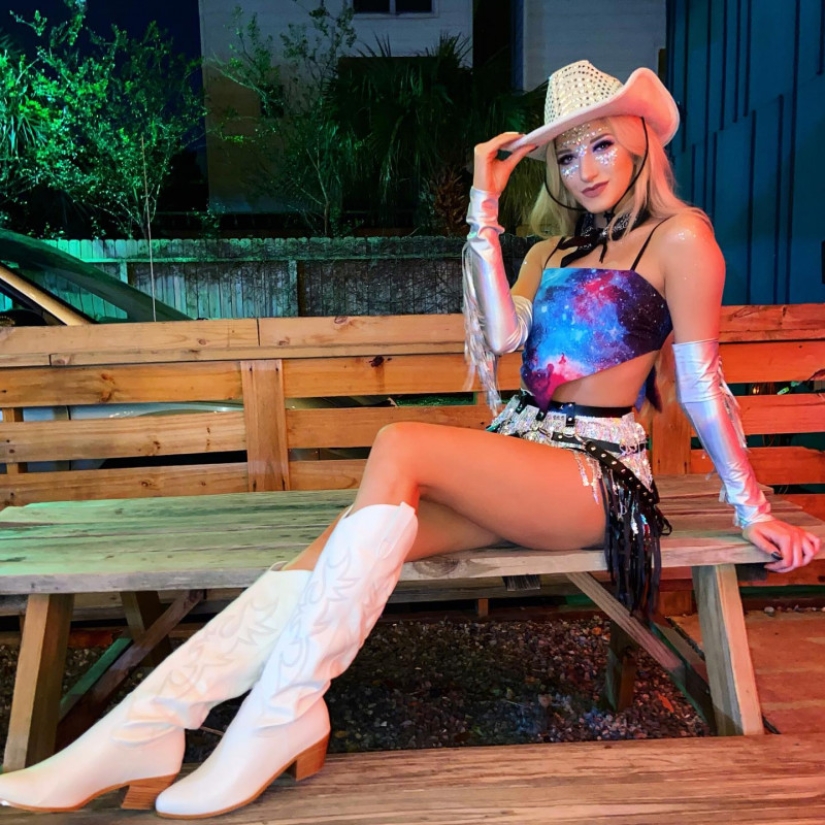 Who are space cowgirls and how did this fashionable aesthetic come about