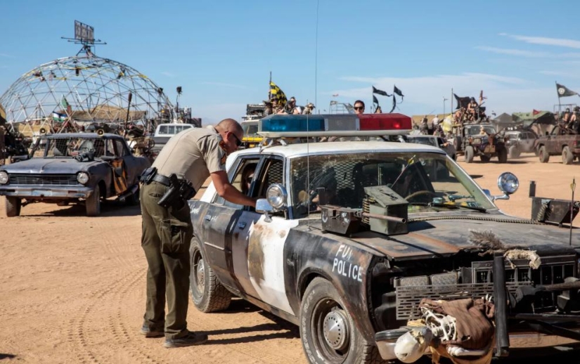 Wild fest in the desert in the style of "Mad Max": Wasteland Weekend 2018