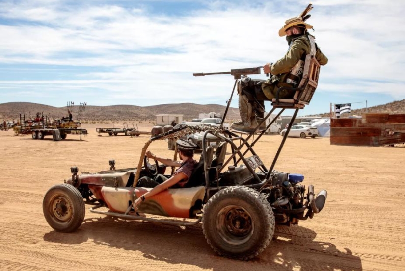 Wild fest in the desert in the style of "Mad Max": Wasteland Weekend 2018