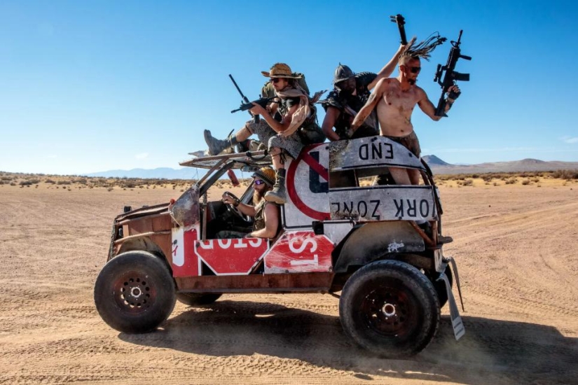 Wild fest in the desert in the style of "Mad Max": Wasteland Weekend 2018