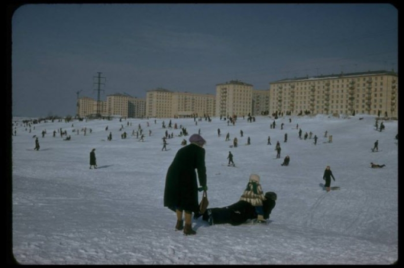 Winter sledding in the USSR