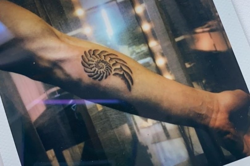 Without a shadow of regret: a New York tattoo parlor makes tattoos that disappear after a year