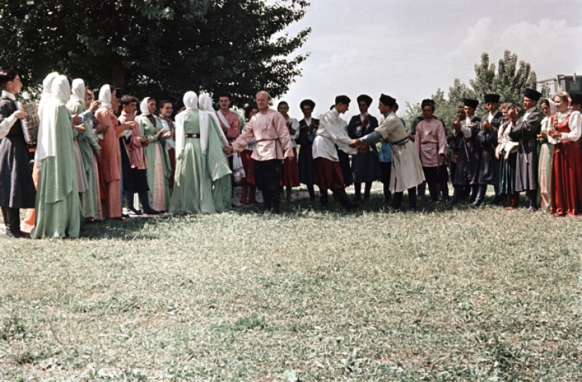 Working life: unknown color photos of everyday life in the USSR 1950s
