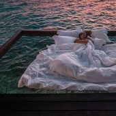 Would you like to sleep over the ocean under the stars? Then you go to the Maldives!