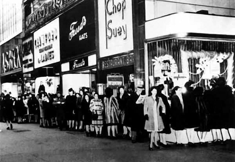 Y en este día, las mujeres encontraron la felicidad: hace 78 años, las medias de nylon salieron a la venta
