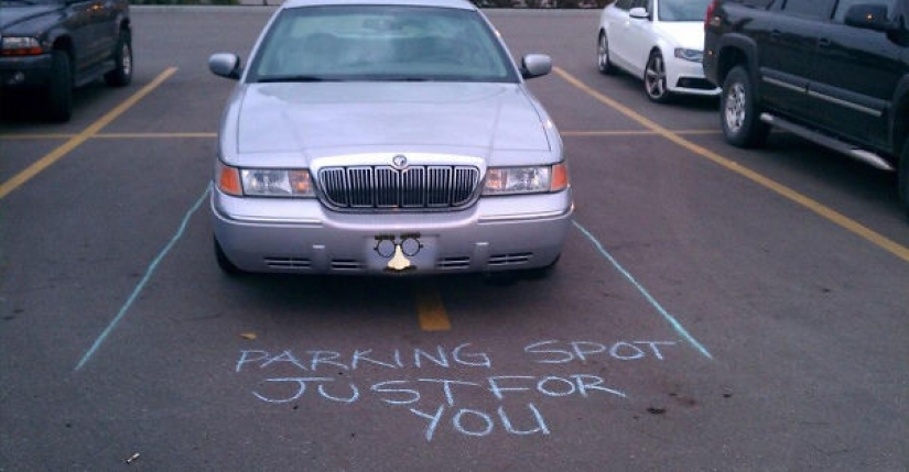 Yes, who gave you a license: 12 examples of how drivers who can't park were taught a lesson
