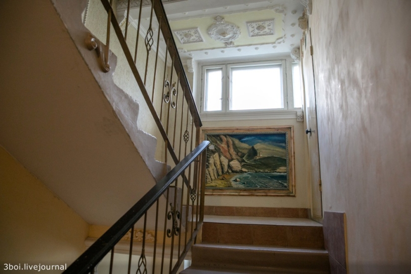 You can't forbid living beautifully: how a Rostov resident fought for the Baroque in the entrance and what came of it