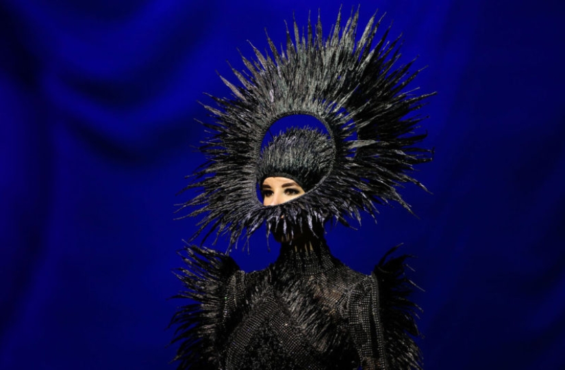 You haven't seen this before! The most extravagant images from the exhibition "Wearable Art"