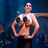 You haven't seen this before! The most extravagant images from the exhibition "Wearable Art"