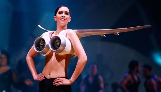 You haven't seen this before! The most extravagant images from the exhibition "Wearable Art"