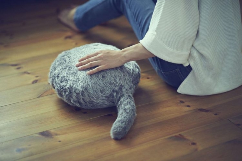 You stroke her, and she purrs: the Japanese have created a cat substitute pillow