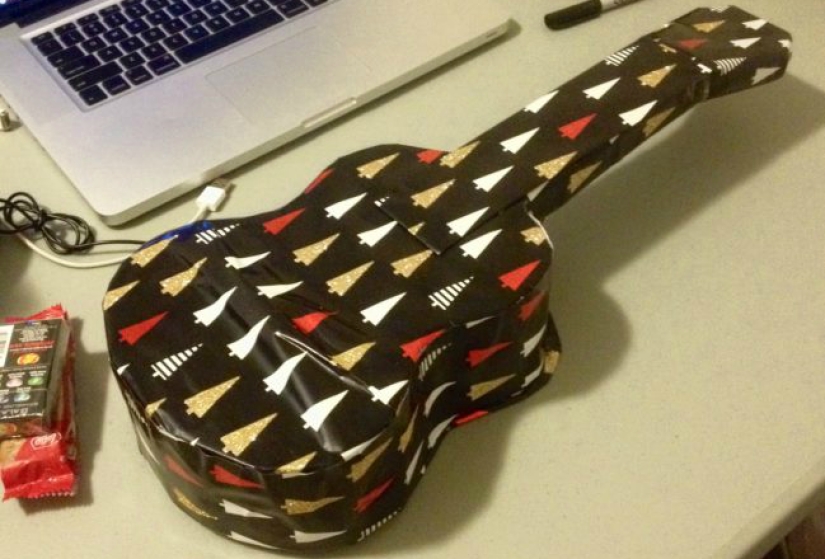 You wait for a guitar, and you get a T—shirt - Christmas surprises from noble trolls