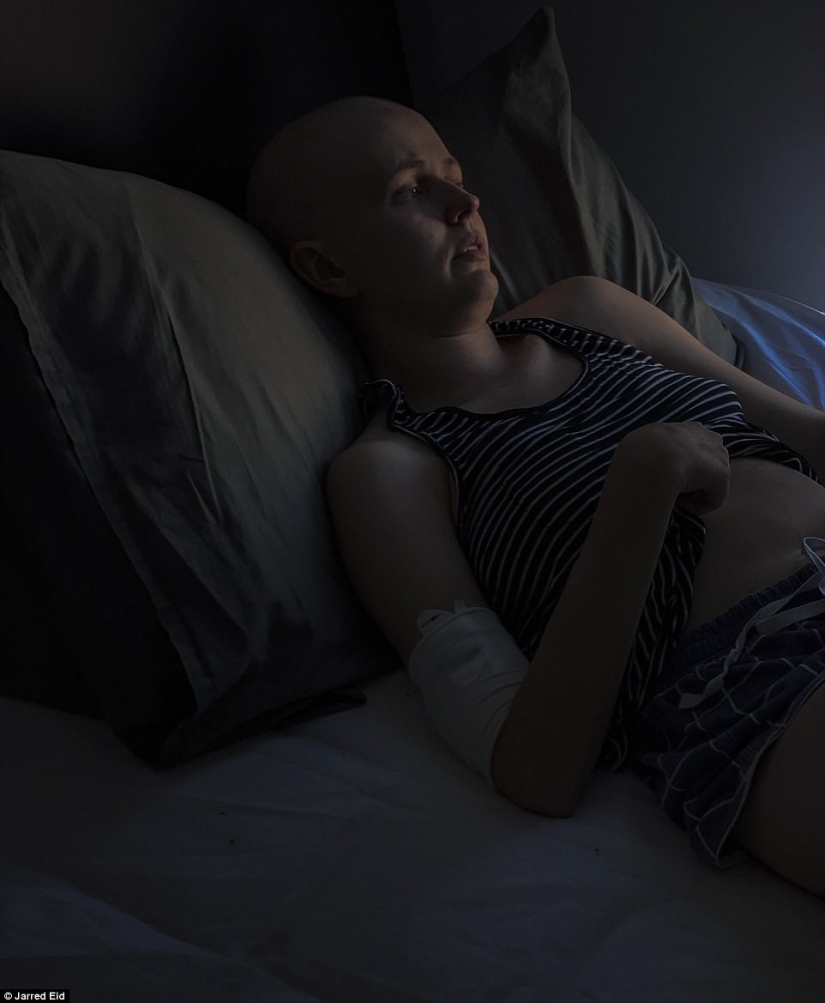 "You'll be fine": photographer captures wife and her battle with cancer