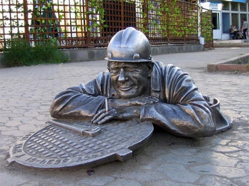 10 funniest monuments in Russia