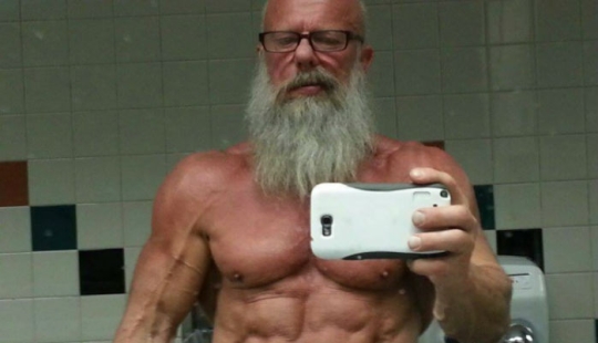 10 grandfathers who look 100%