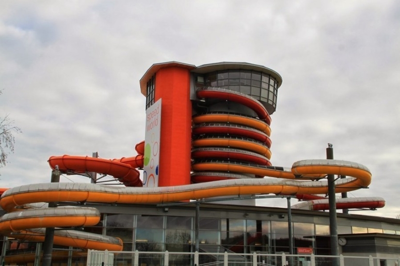 10 most dizzying slides in water parks, which not everyone dares to go down