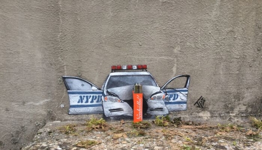 10 obras de graffiti callejero que interactúan con su entorno de este artista