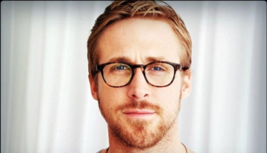 10 reasons why everyone is crazy about Ryan Gosling