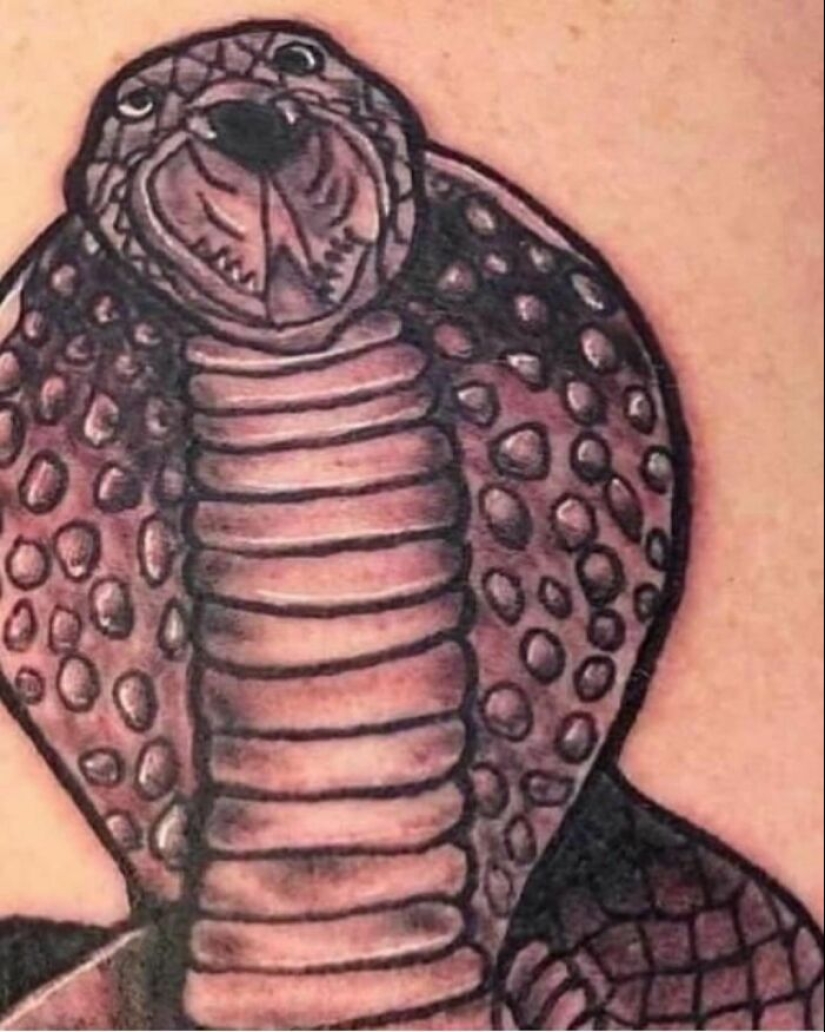 10 tatuajes hilarantemente incómodos que enseñaron valiosas lecciones de tinta