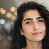 "100 caras en 100 países": emocional retratos de pasajeros del aeropuerto de Estambul