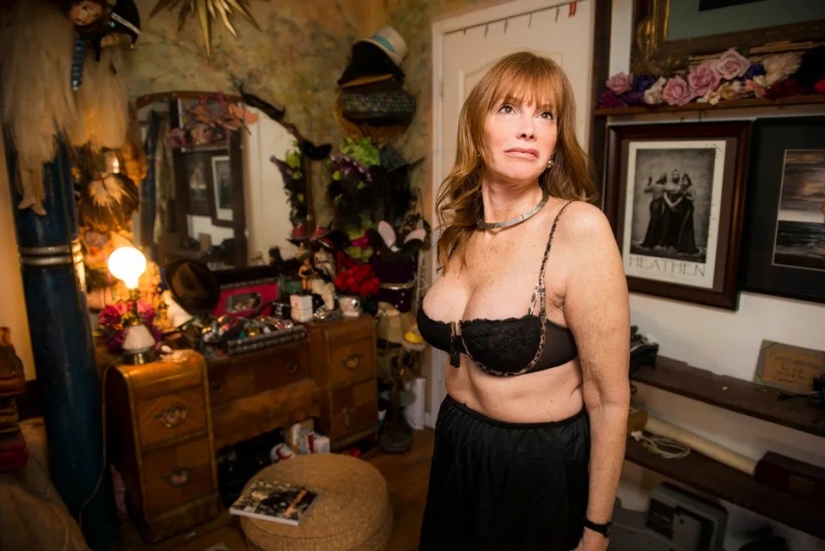 11 Middle-Aged Women Strip Down To Reclaim 'Sexy' On Their Own Terms