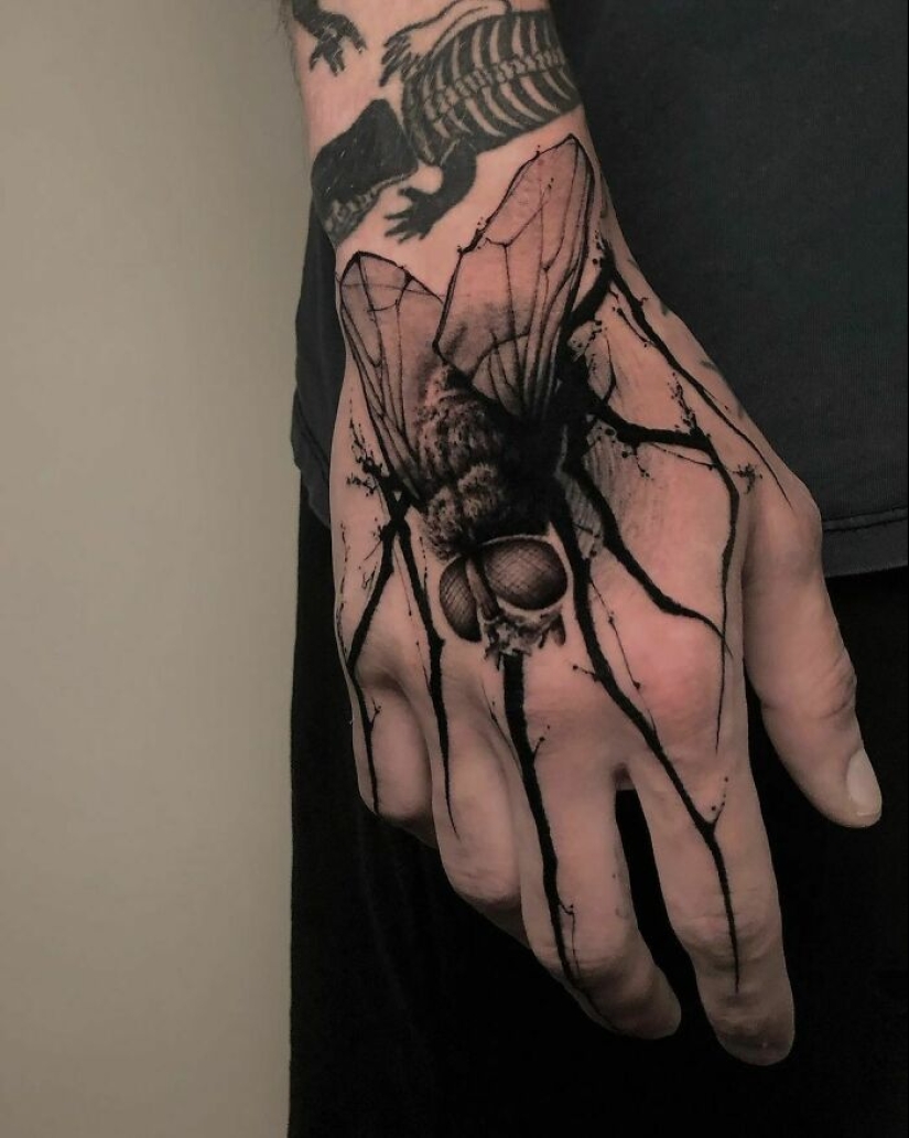 12 Gothic Tattoos To Get Some Bright Ideas From (Part2)
