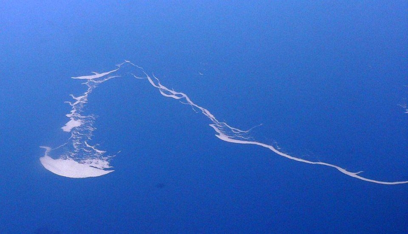 12 Islands with amazing contours