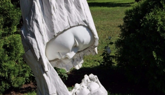 12 magical monuments to our mothers - they deserved it