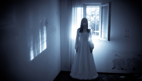 13 de las historias más espeluznantes sobre fantasmas femeninas