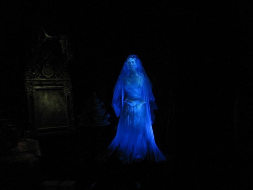 13 historias de fantasmas femeninos más espeluznantes