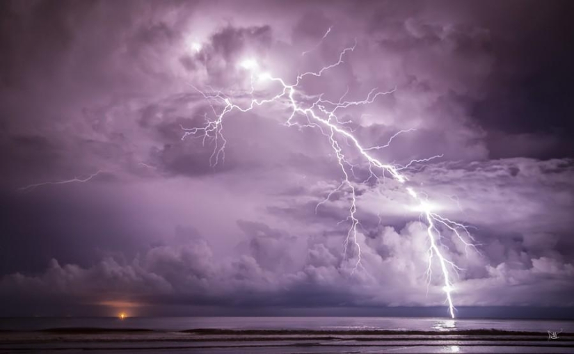 13 most beautiful lightning bolts from around the world