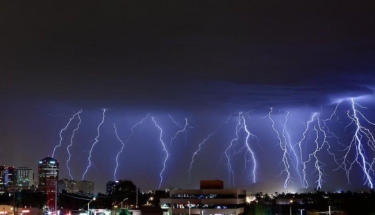 13 most beautiful lightning bolts from around the world