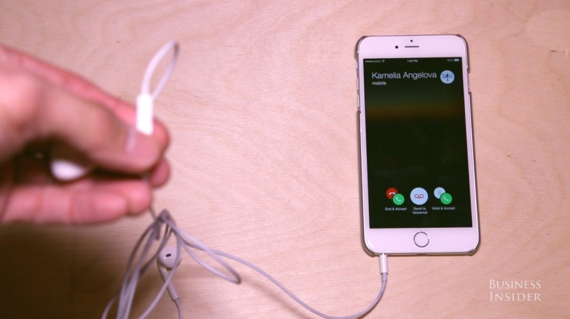 14 iPhone Headphone Features You Probably Didn&#39;t Know About