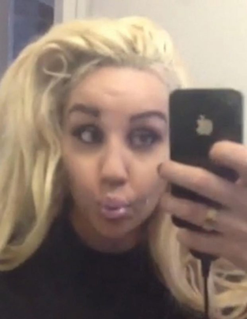 15 bad selfie of celebrities, they have time to spare