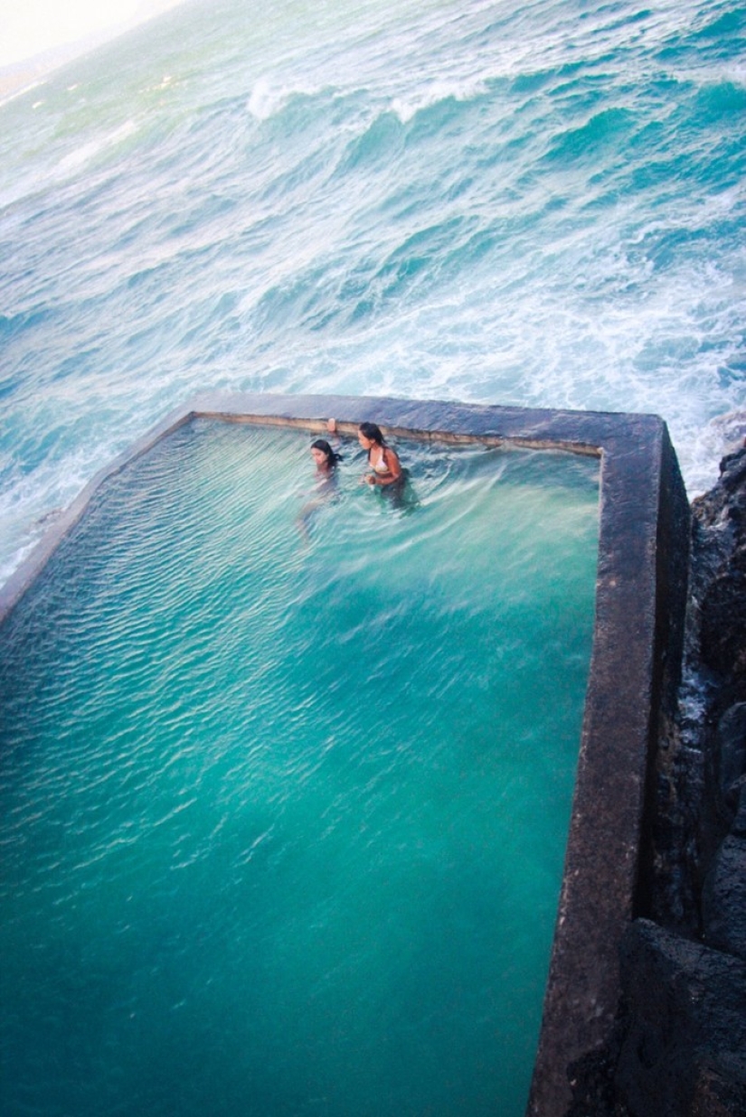 15 beautiful pools extending into infinity