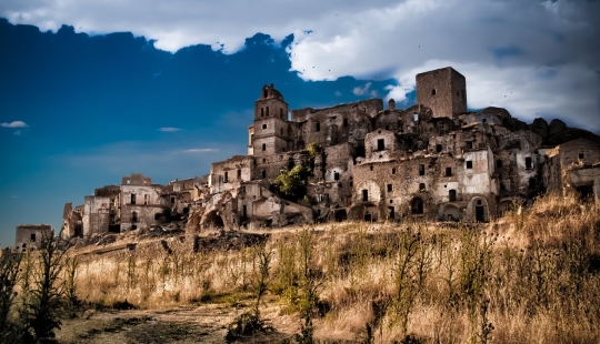 15 mysterious ghost towns scattered around the world