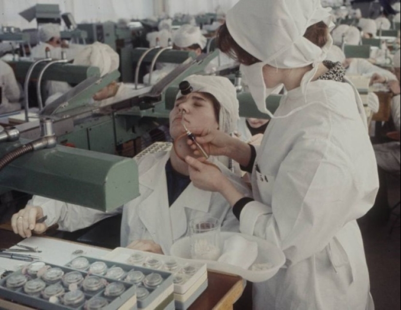 15 rare photos showing free Soviet medicine in all its glory