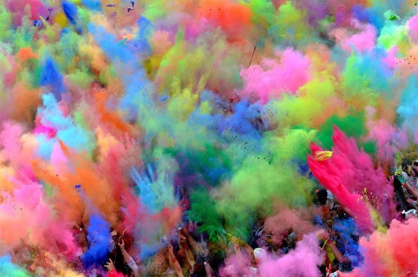 15 Unforgettable Moments of Holi - Bengali New Year