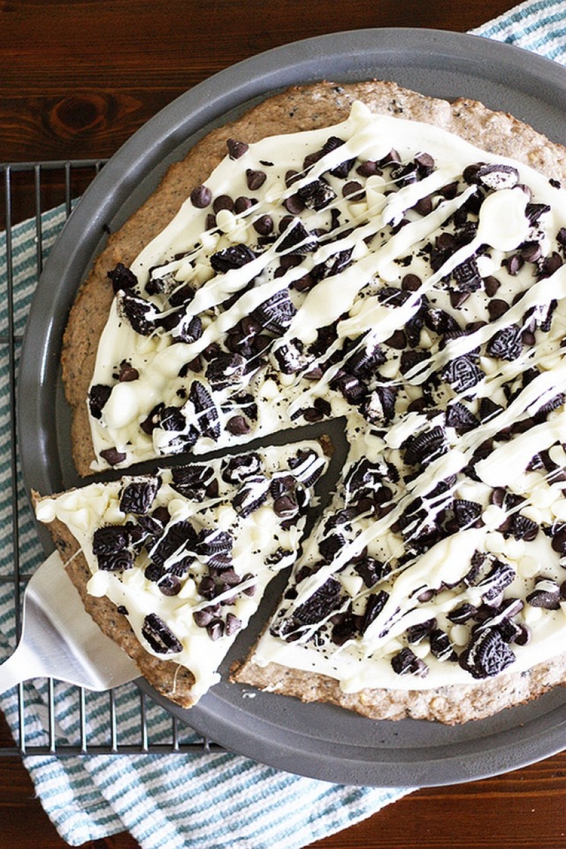 16 dessert pizzas that will make you rethink this classic dish