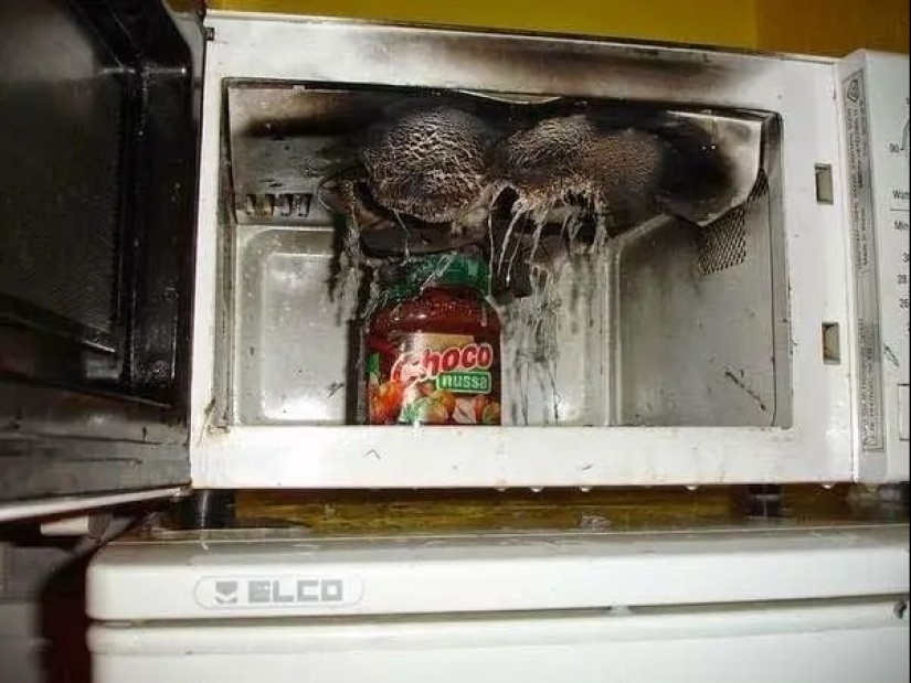 16 people who need a lifetime ban to enter the kitchen