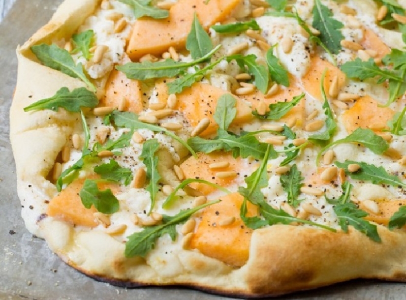 16 pizzas de postre que te harán replantearte este plato clásico