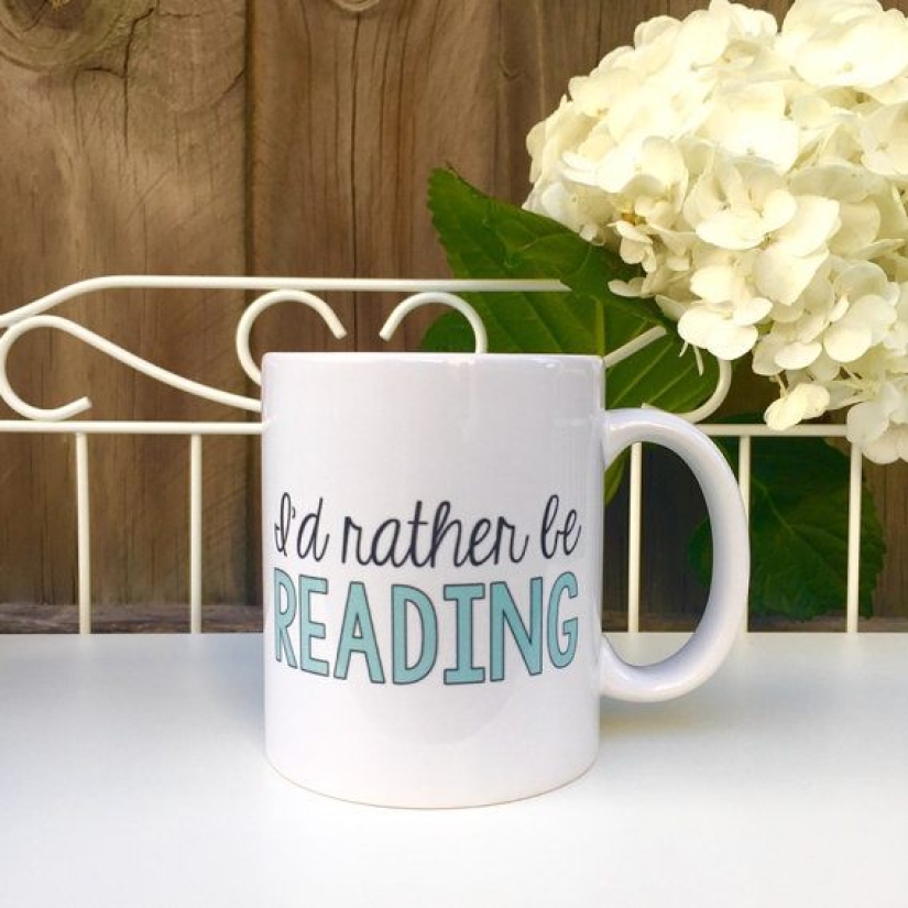 16 pleasant and unusual gifts for those who love books very much