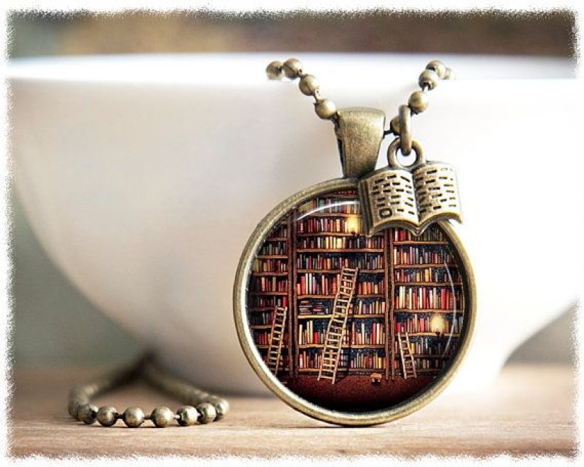 16 pleasant and unusual gifts for those who love books very much