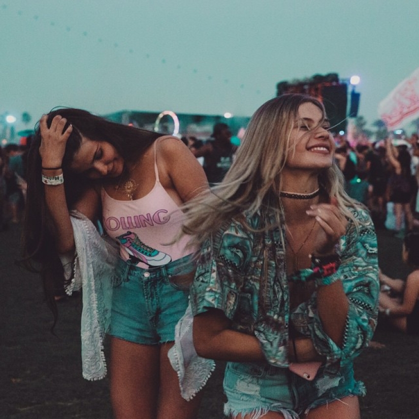 16-year-old girl went to the festival and became an Instagram star