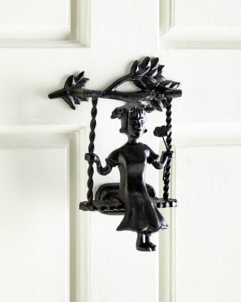 17 Fantastic Doorknobs That Invite You In