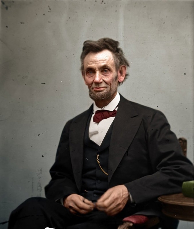 18 famous historical photographs in color